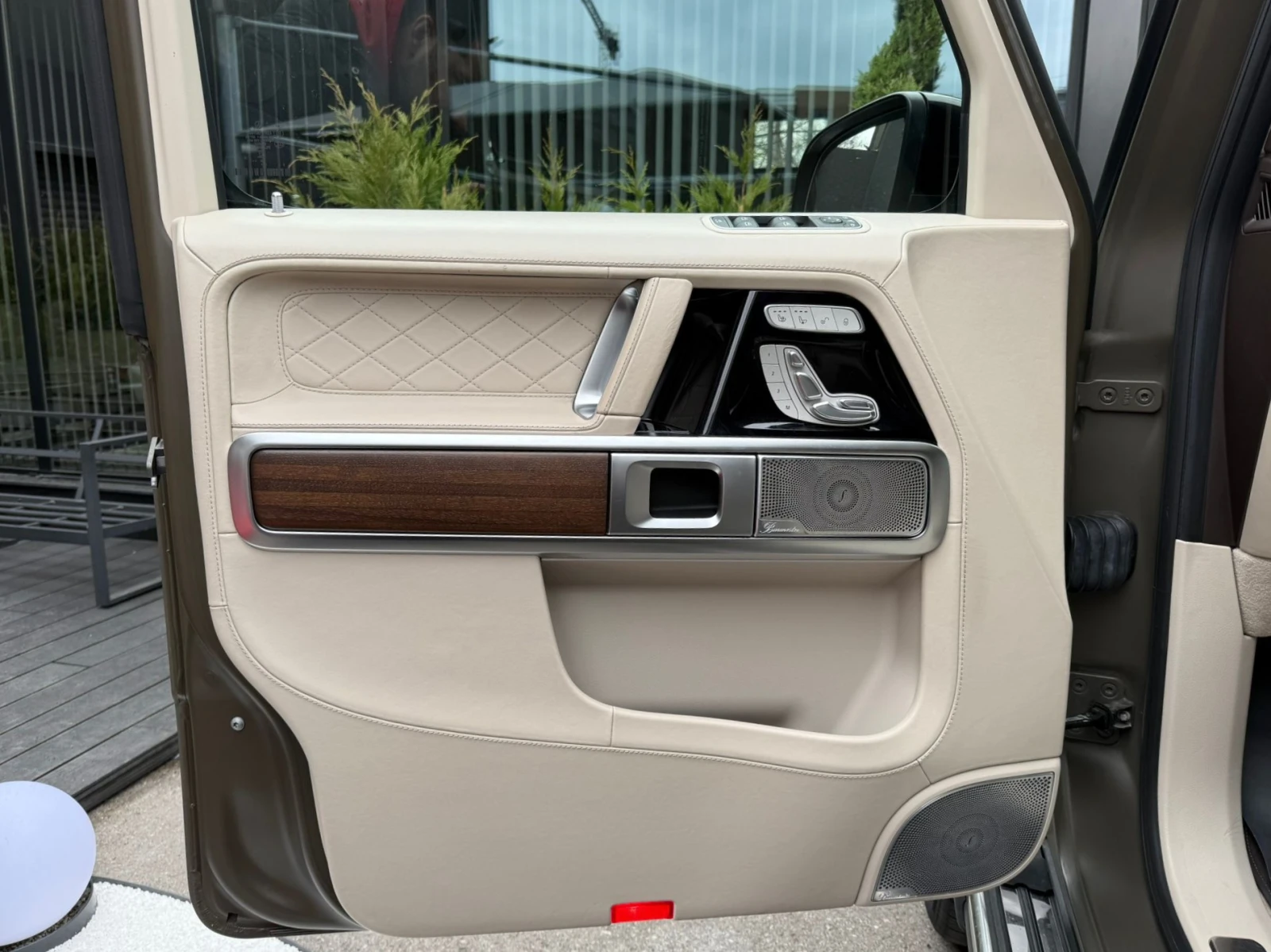 Mercedes-Benz G 63 AMG AMG/MANUFAKTUR/OLIVE MAGNO 2/, снимка 12 - Автомобили и джипове - 53911935