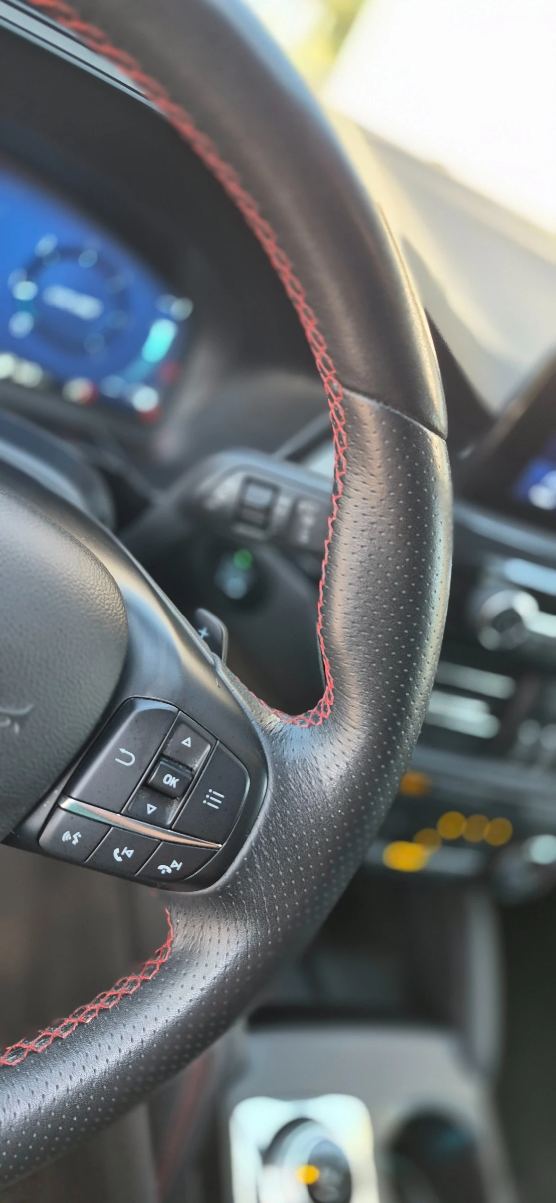 Ford Kuga 2.0EcoBlue ST-line 4WD, снимка 5 - Автомобили и джипове - 55400987