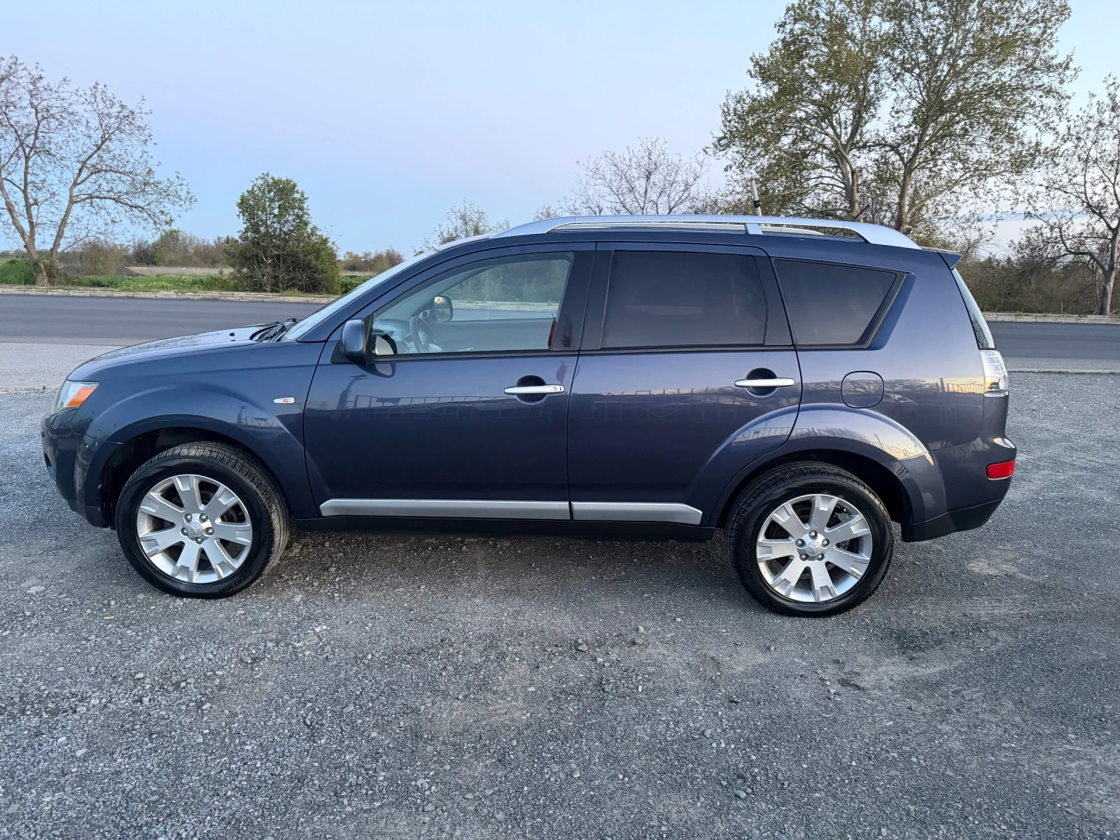 Mitsubishi Outlander 2.4i - 170 �.� / 4�4 / ������ ������ / 6+ 1 ����� | Mobile.bg � ����������� 8