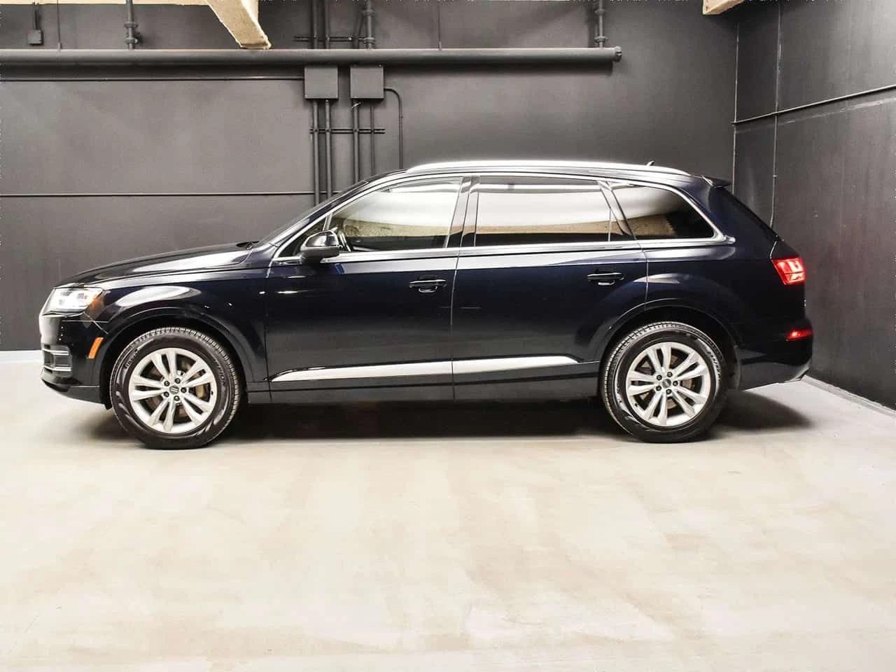 Audi Q7 PREMIUM| ОБДУХВАНЕ| ПАНОРАМА| АМБИЕНТ| 360| , снимка 3 - Автомобили и джипове - 54356687