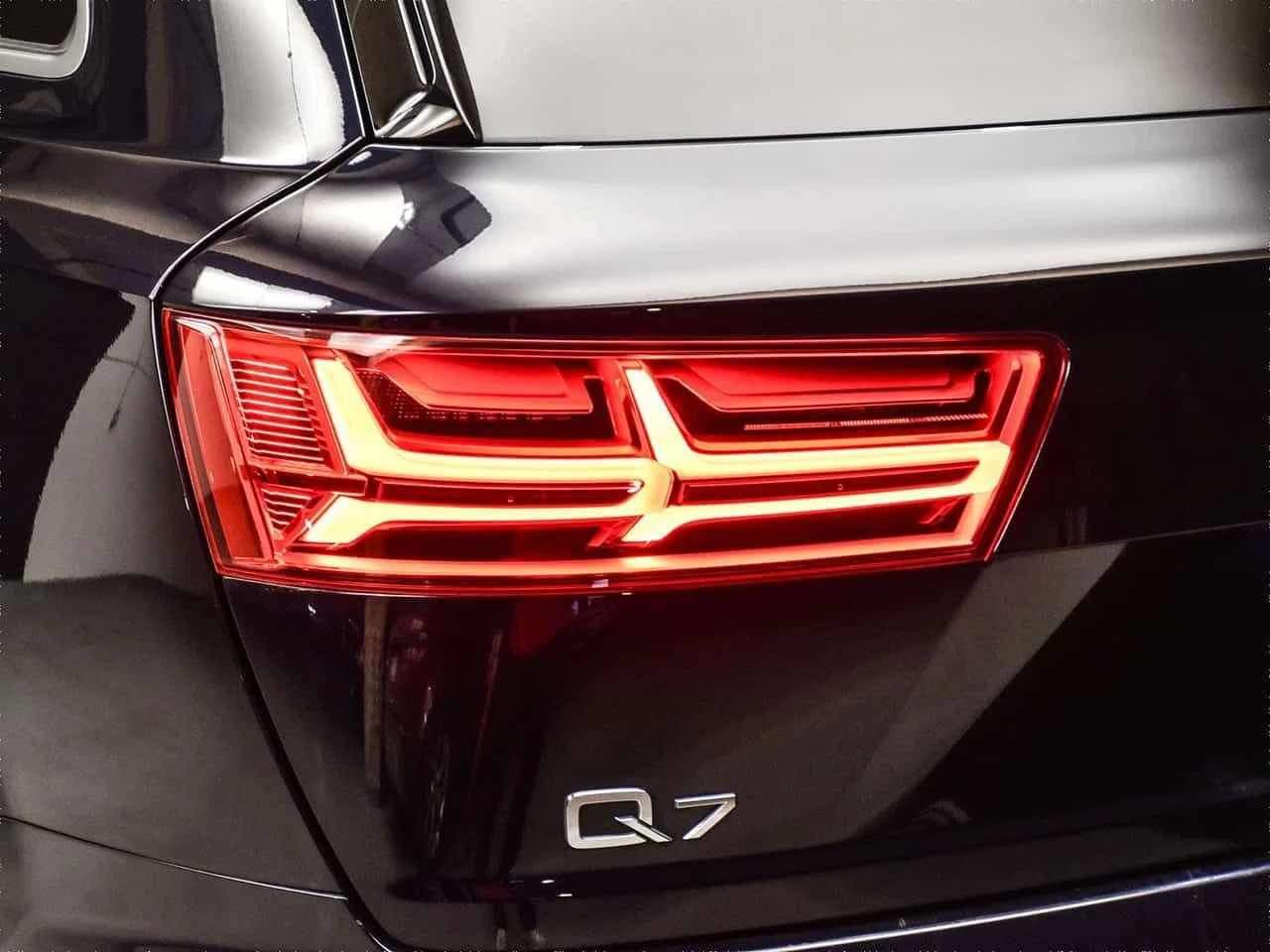 Audi Q7 PREMIUM| ОБДУХВАНЕ| ПАНОРАМА| АМБИЕНТ| 360| , снимка 8 - Автомобили и джипове - 54356687