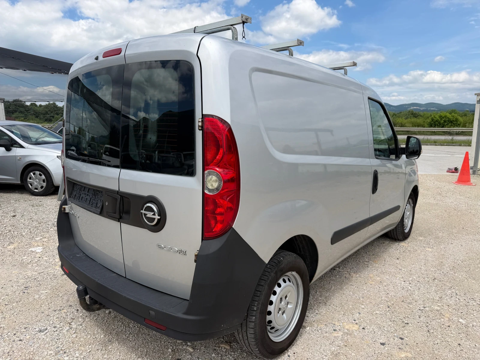 Opel Combo 1.250/90кс EVRO5 Климатик 145000км, снимка 7 - Бусове и автобуси - 54883792