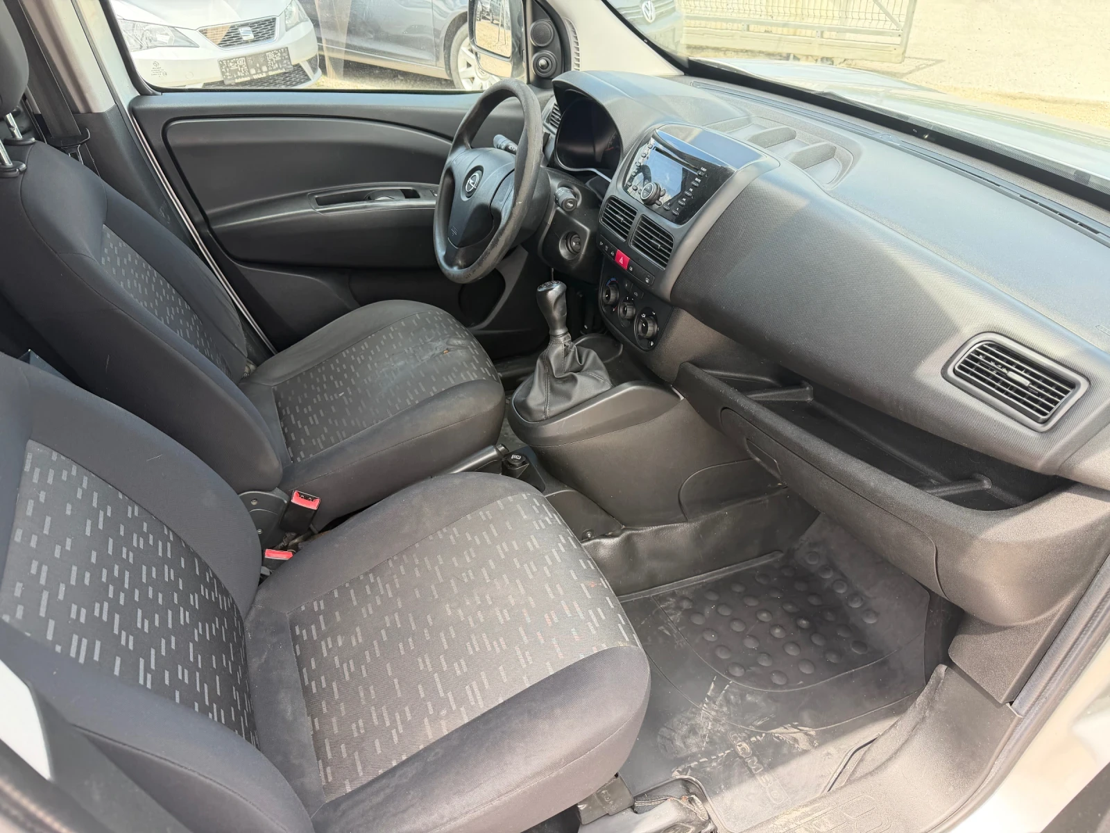 Opel Combo 1.250/90кс EVRO5 Климатик 145000км, снимка 13 - Бусове и автобуси - 54883792