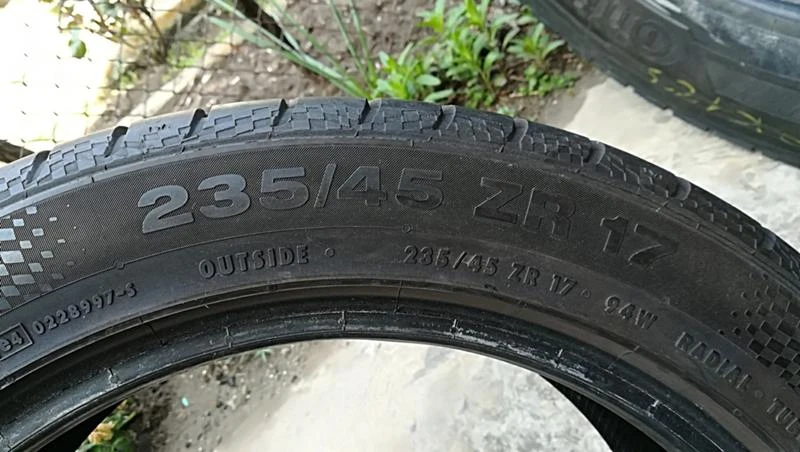 Гуми Летни 235/45R17, снимка 8 - Гуми и джанти - 25328706