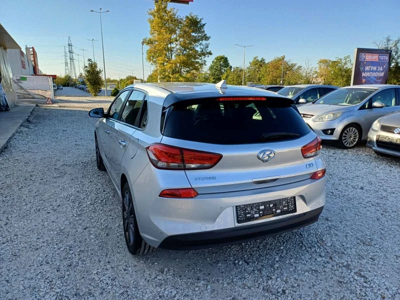 Hyundai I30 1.6crdi * Navi* Facelift* Nova* , снимка 5 - Автомобили и джипове - 47599698