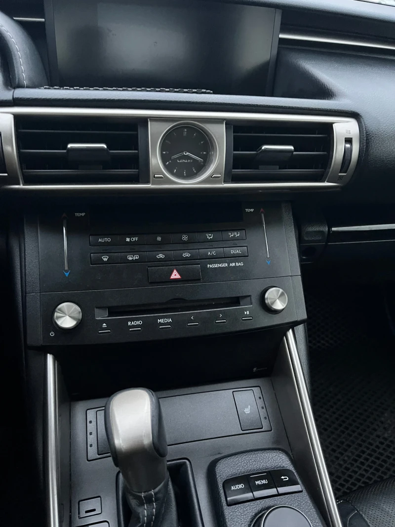 Lexus IS 300, снимка 6 - Автомобили и джипове - 53081998