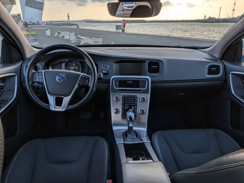 Volvo S60 D3 2018, снимка 7 - Автомобили и джипове - 53428756