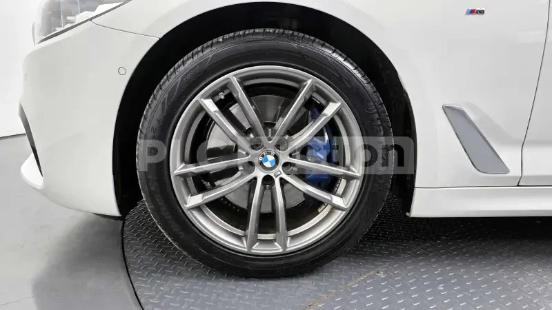 BMW 530 xDrive| DISTRONIC| КАМЕРА| ПОДГРЕВ| ВКЛ. ТЕХНОТЕСТ, снимка 13 - Автомобили и джипове - 54485044