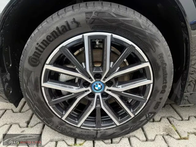 BMW iX1 xDrive30/313HP/M-SPORT/CAM/H&K/DIGI/CPLAY/321q, снимка 16 - Автомобили и джипове - 54605426
