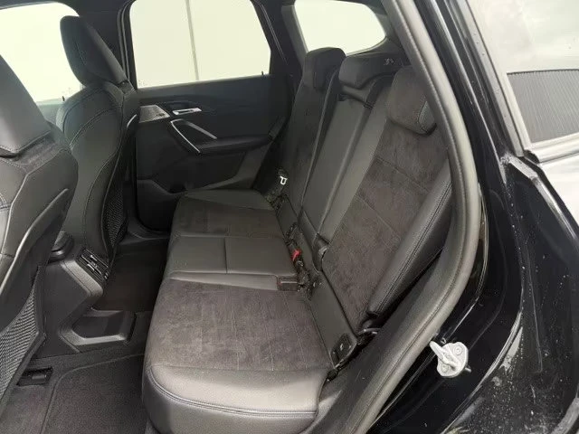 BMW iX1 xDrive30/313HP/M-SPORT/CAM/H&K/DIGI/CPLAY/321q, снимка 12 - Автомобили и джипове - 54605426