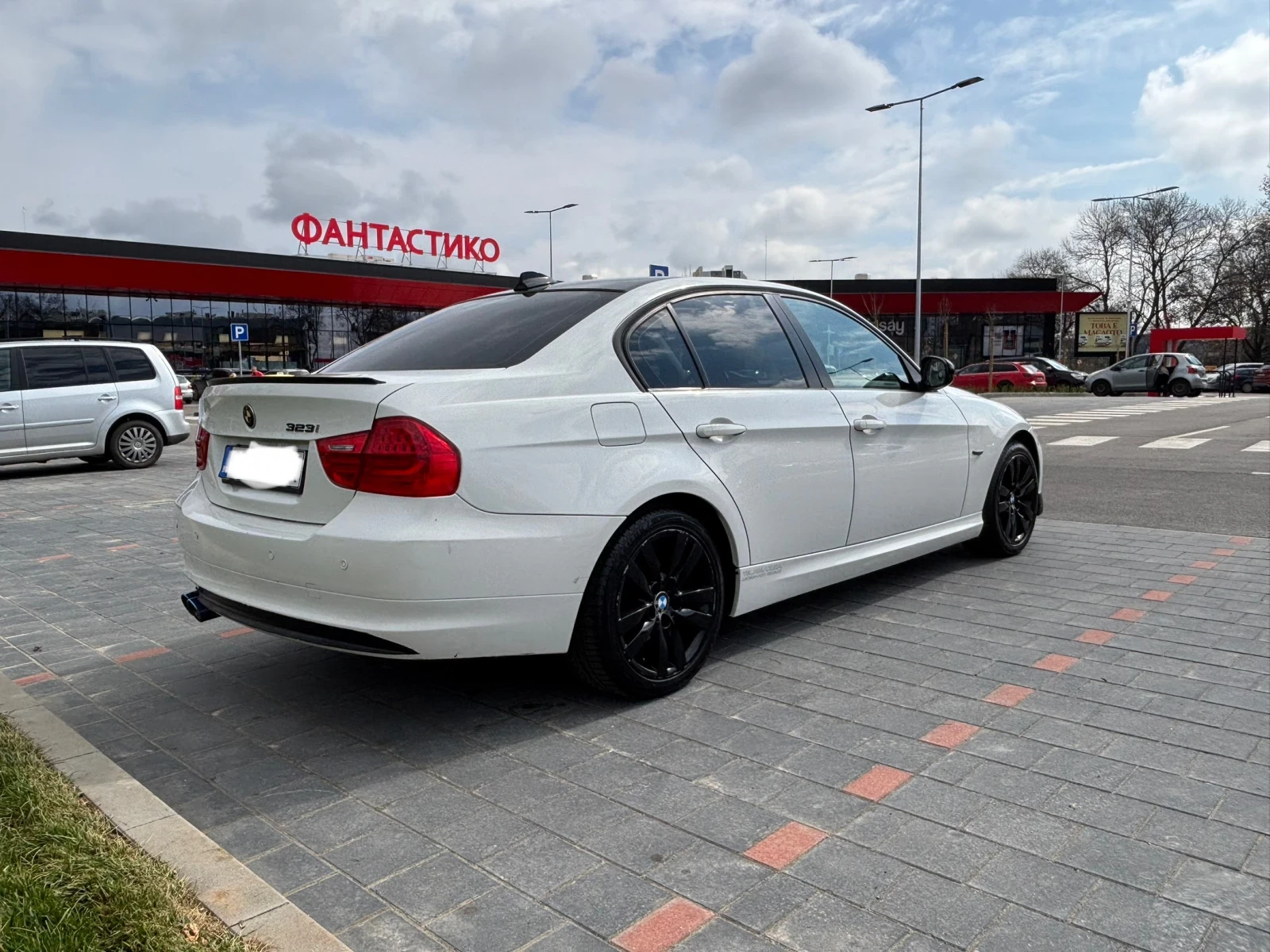 BMW 323  - изображение 6