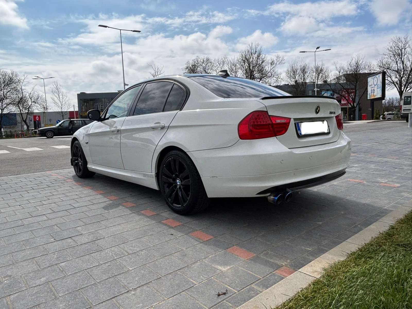 BMW 323  - изображение 4