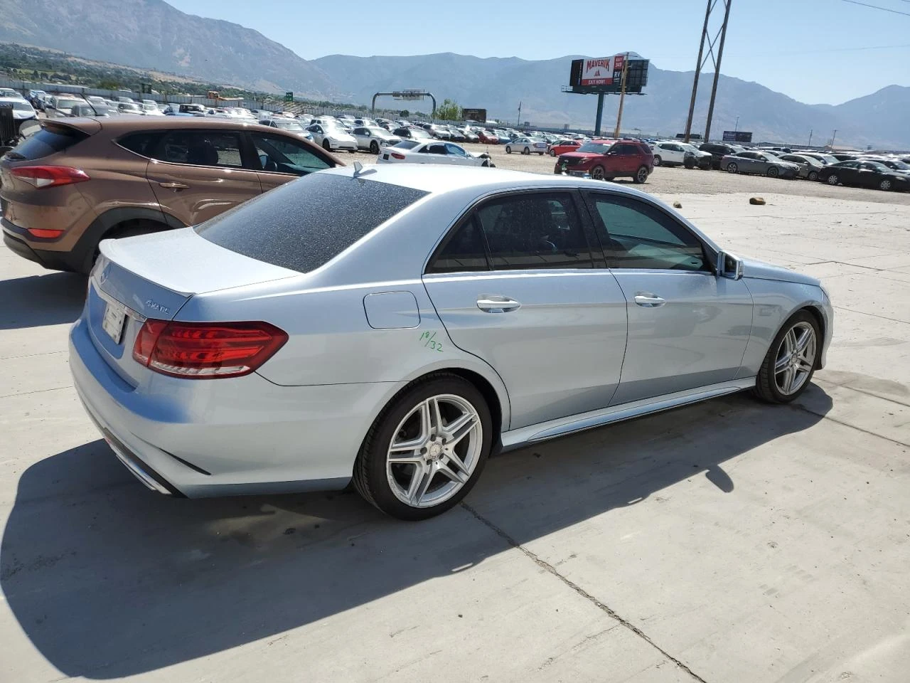 Mercedes-Benz E 350 4MATIC, AMG OPTIC  - изображение 3