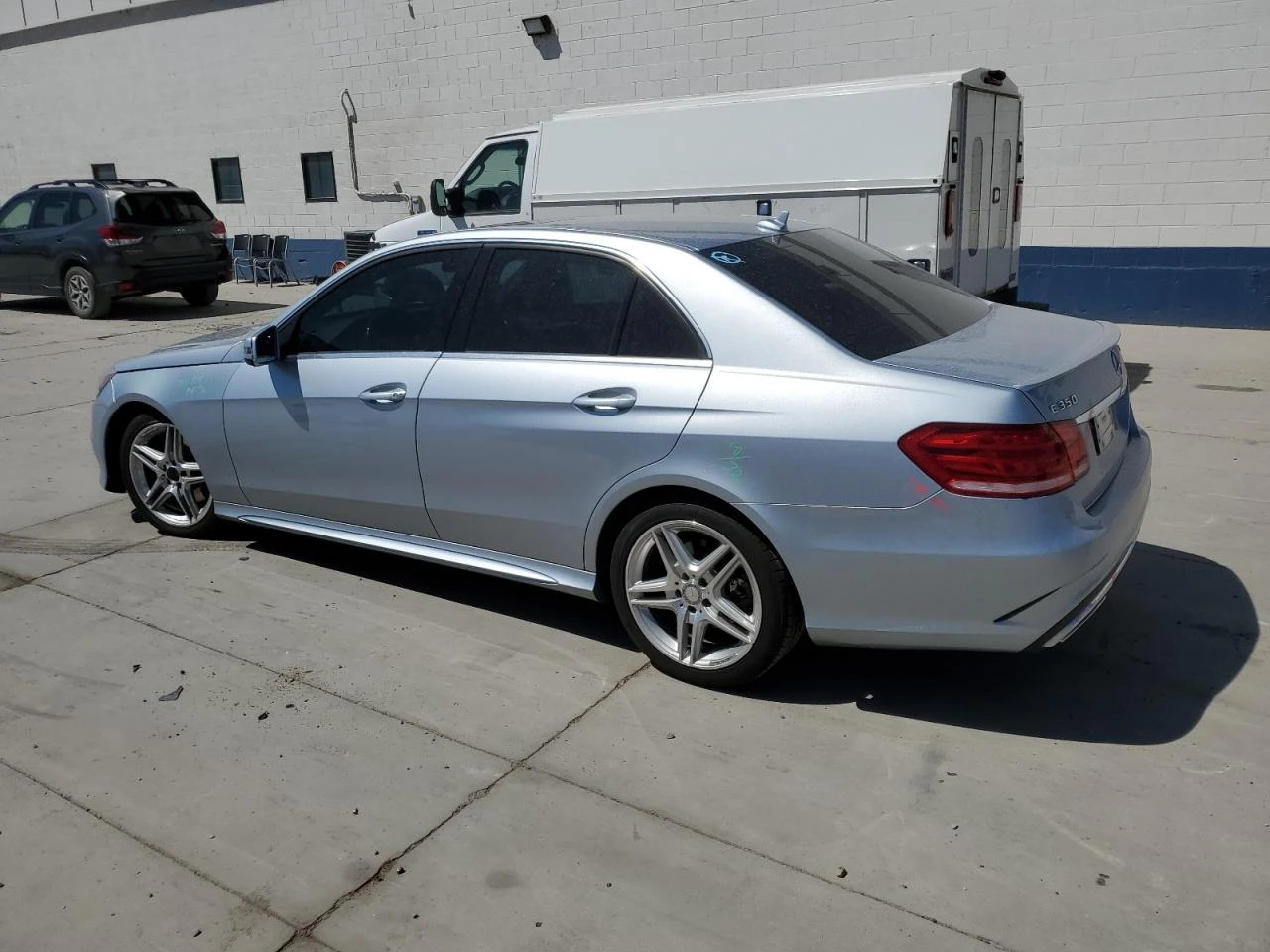 Mercedes-Benz E 350 4MATIC, AMG OPTIC  - изображение 2