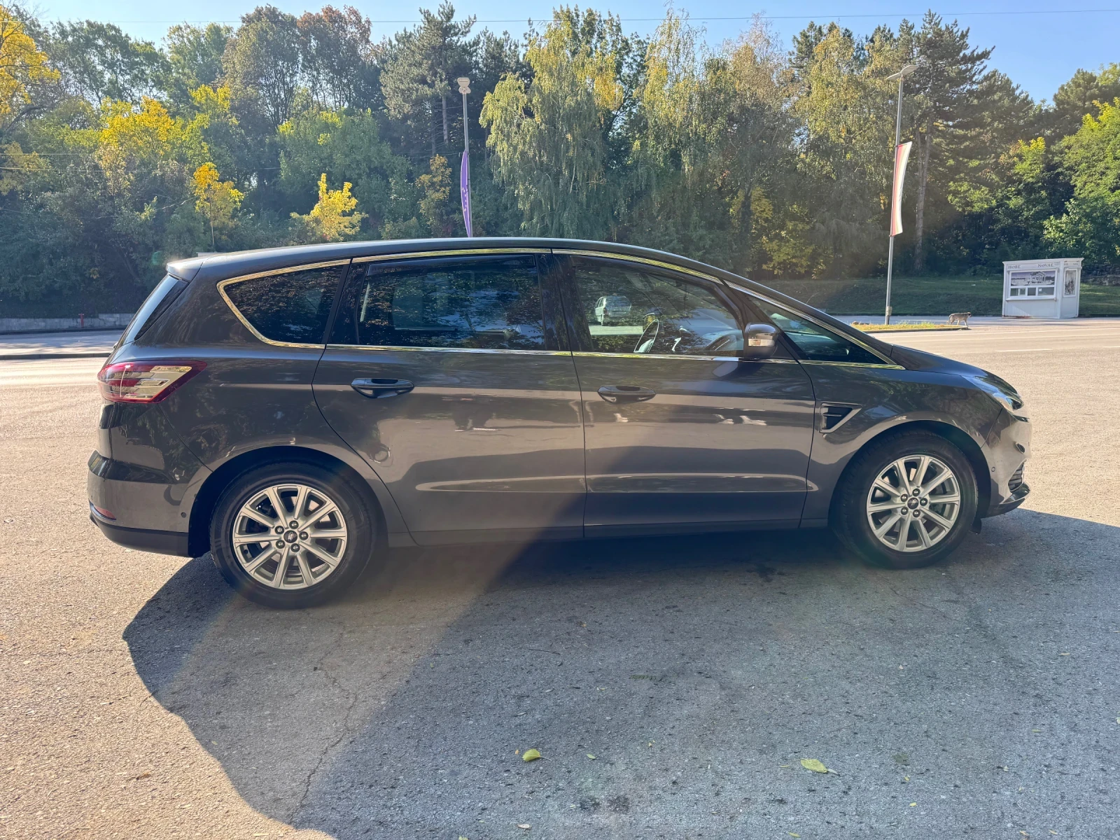 Ford S-Max Titanium 4x4 един собственик 113000 реални км - изображение 3