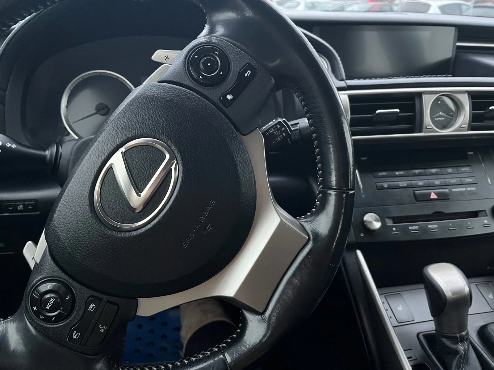 Lexus IS 300  - изображение 5