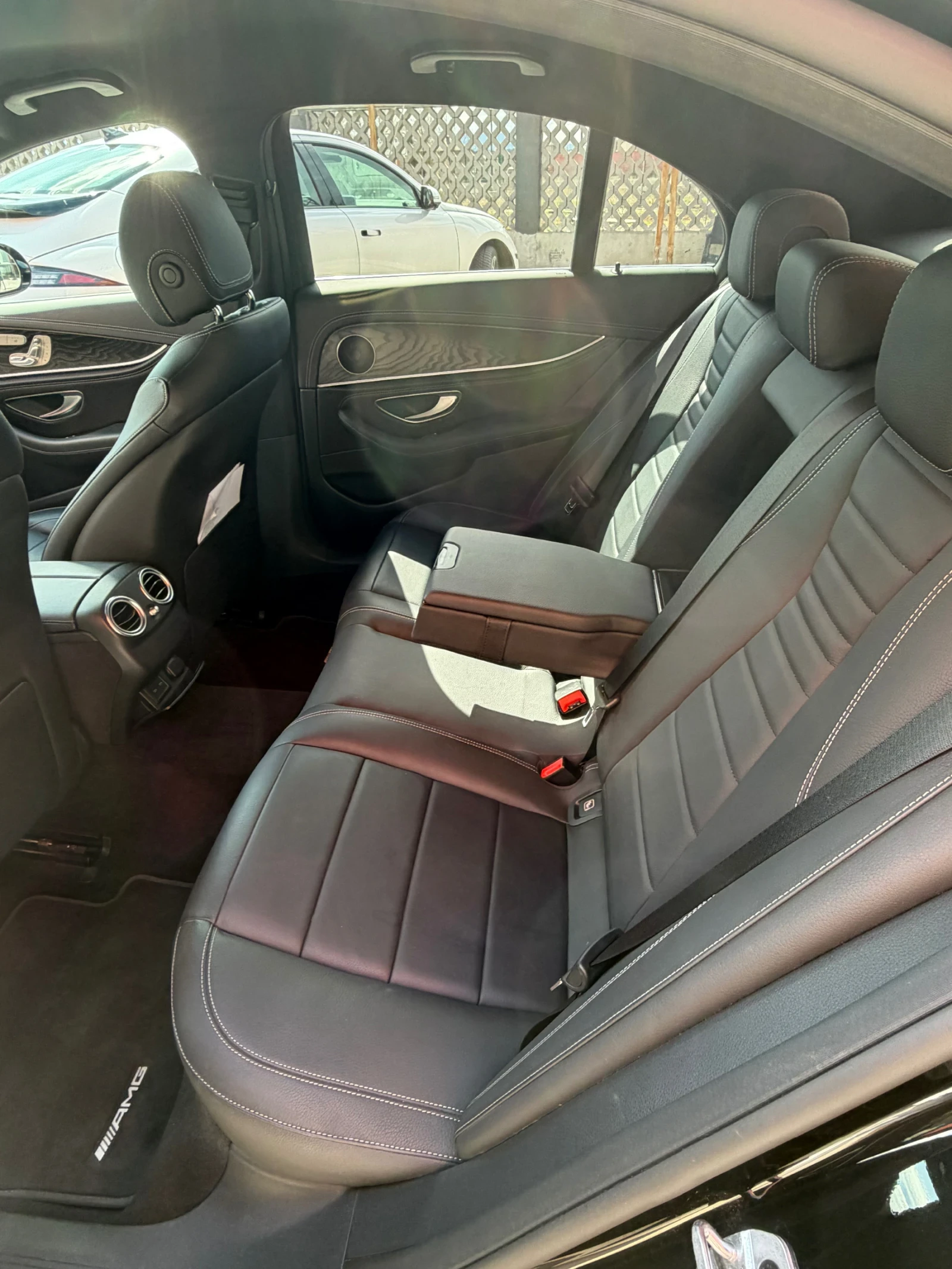 Mercedes-Benz E 220 2.0 Diesel Mild Hybrid (48V EQ Boost), снимка 15 - Автомобили и джипове - 53680559