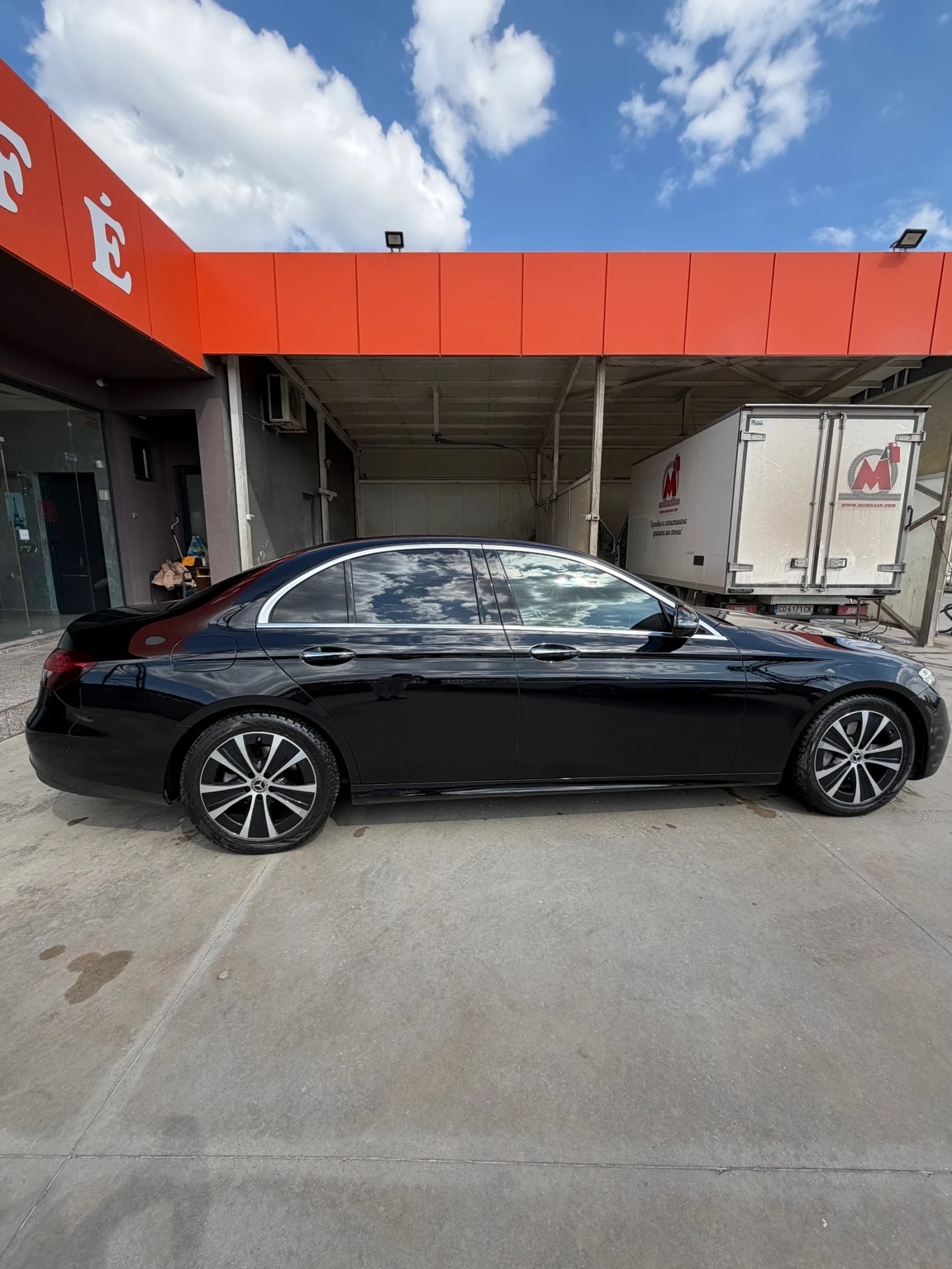 Mercedes-Benz E 220 2.0 Diesel Mild Hybrid (48V EQ Boost), снимка 16 - Автомобили и джипове - 53680559