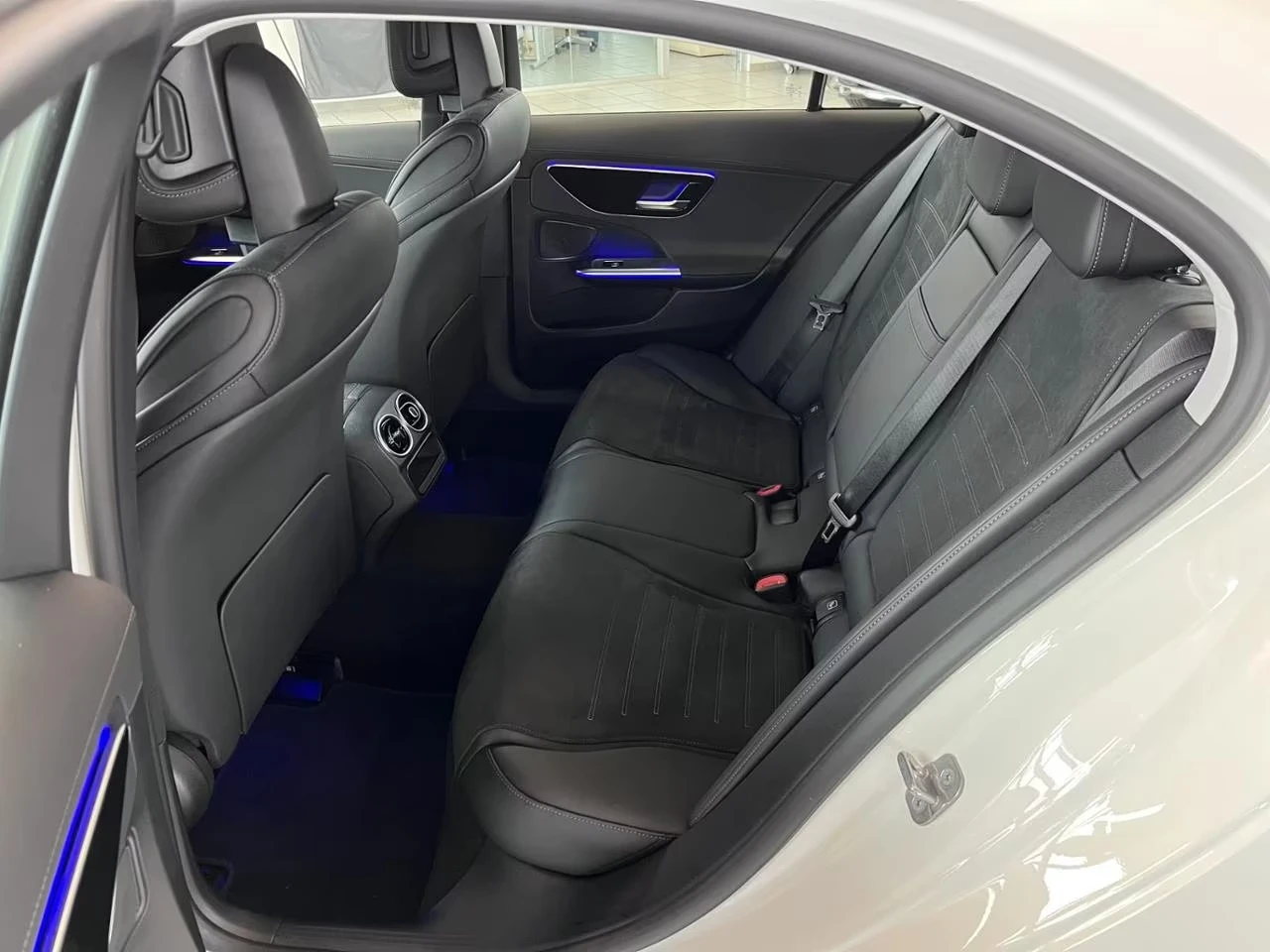 Mercedes-Benz C 300 e/ AMG/ PLUG-IN/ 360 CAMERA/ MEMORY/ LED/, снимка 10 - Автомобили и джипове - 53862307