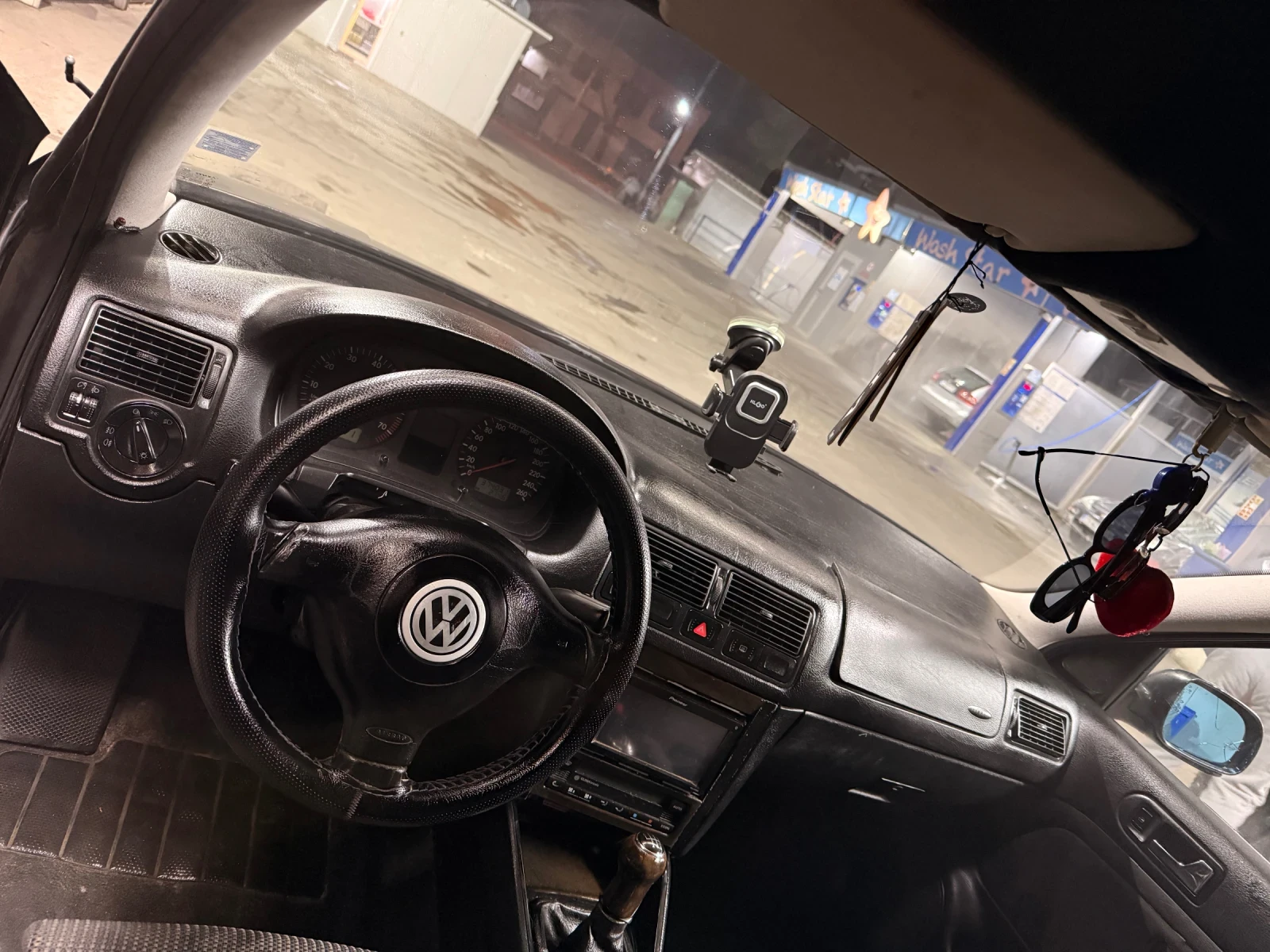 VW Golf 1.8T, снимка 6 - Автомобили и джипове - 53894371