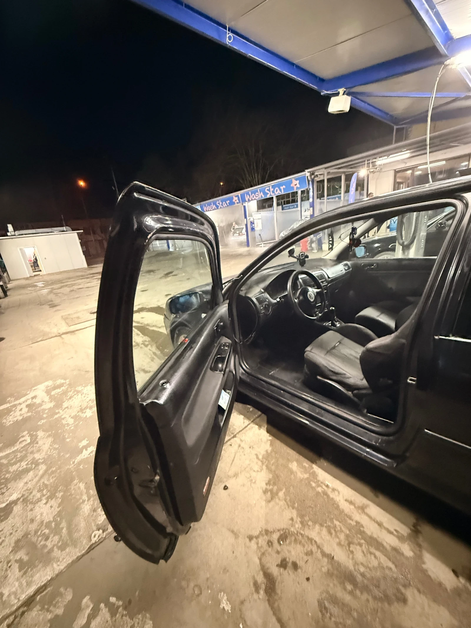 VW Golf 1.8T, снимка 7 - Автомобили и джипове - 53894371