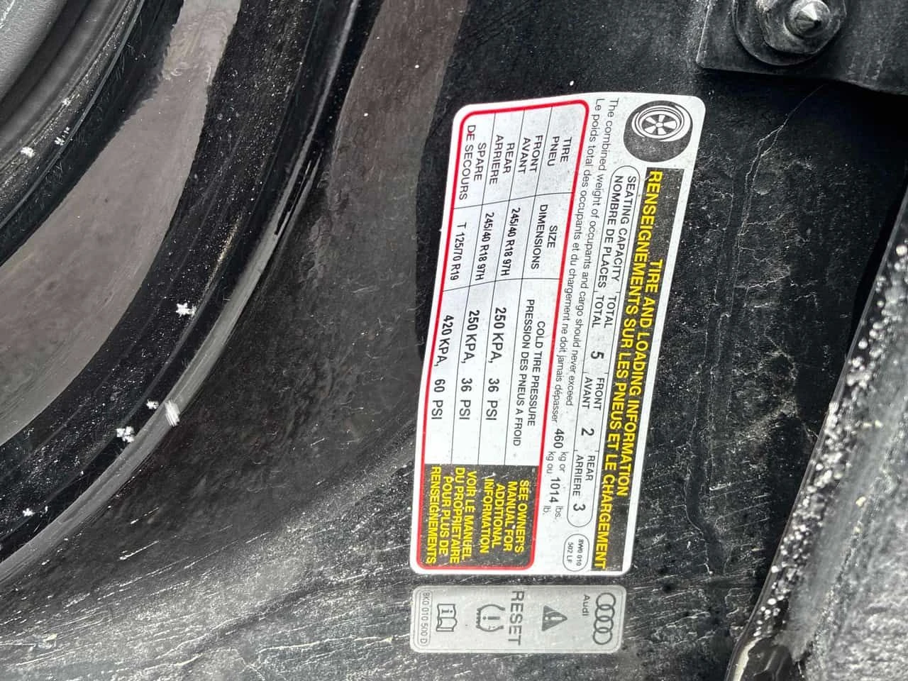 Audi A4 CARFAX/Подгрев/Памет/Панорама/Клип/2 ключа , снимка 11 - Автомобили и джипове - 53918826