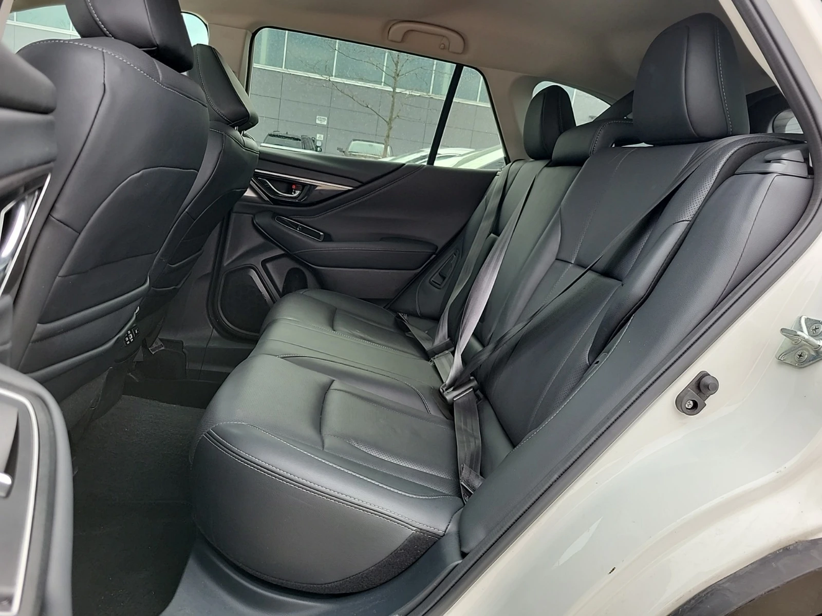 Subaru Outback LIMITED * 2.5 * AWD * * CARFAX * * АВТО КРЕДИТ * *, снимка 11 - Автомобили и джипове - 53940904