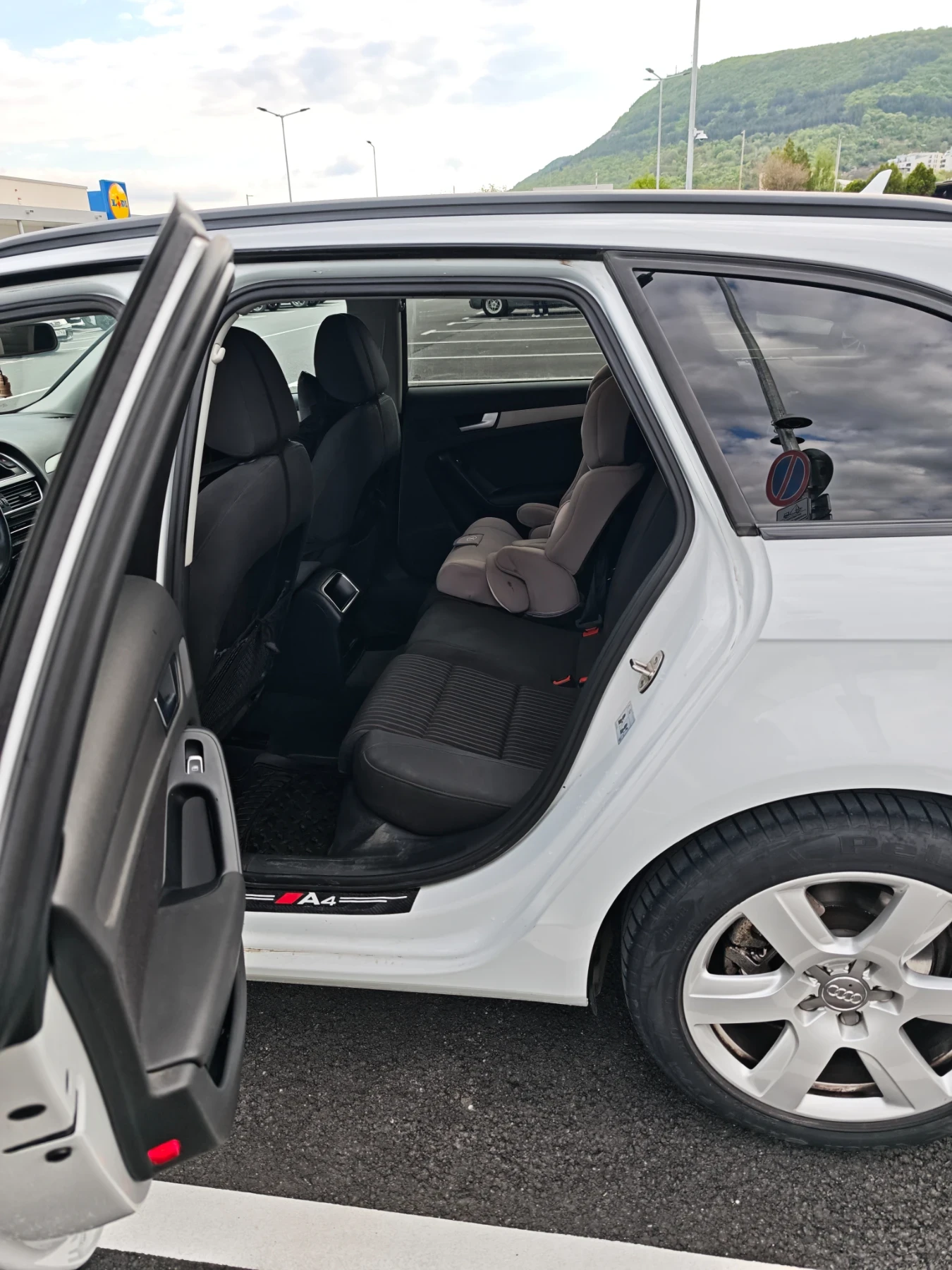 Audi A4 2.0D, снимка 11 - Автомобили и джипове - 54417074