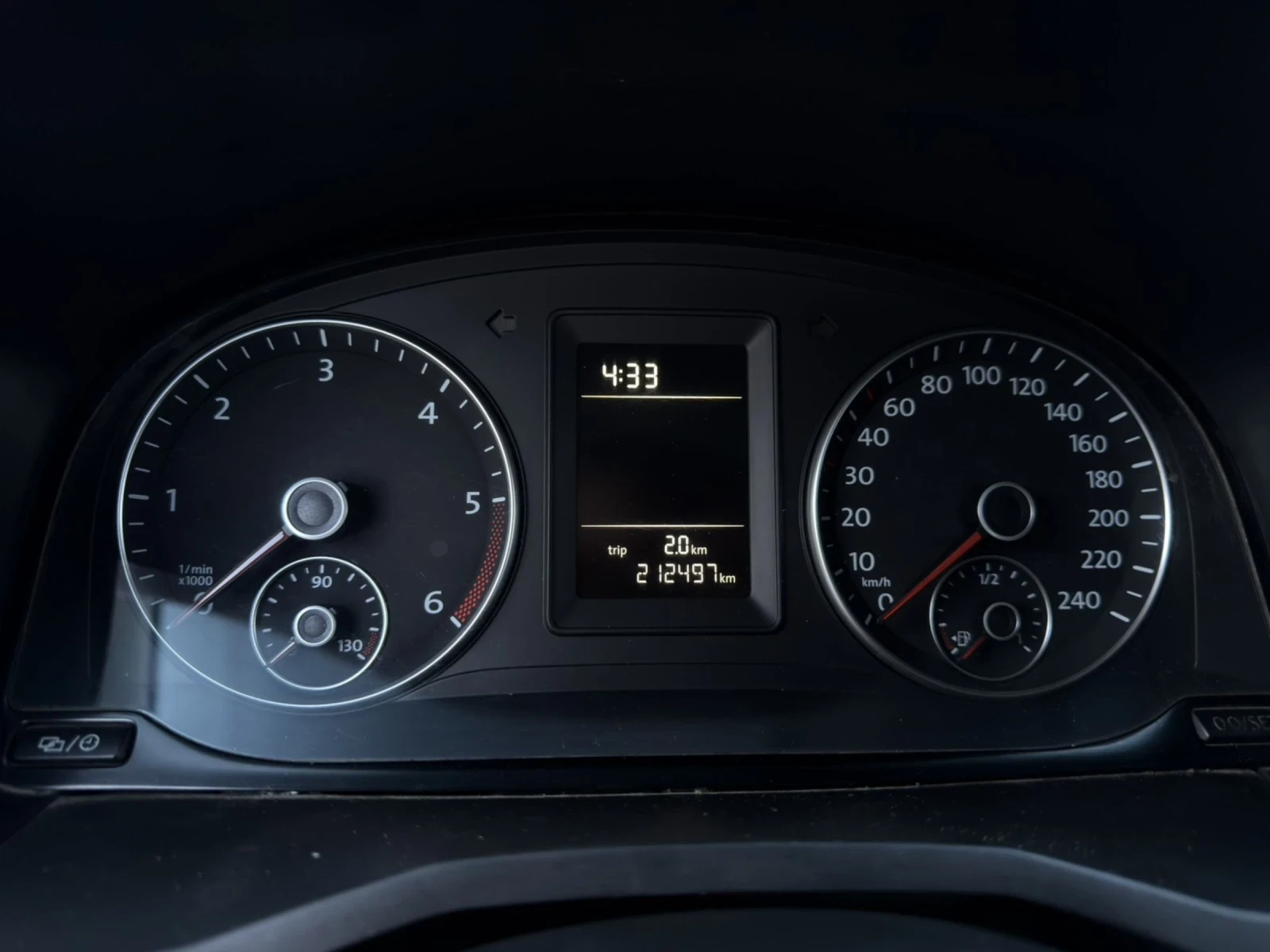 VW Caddy 2.0TDI, снимка 7 - Автомобили и джипове - 54659975