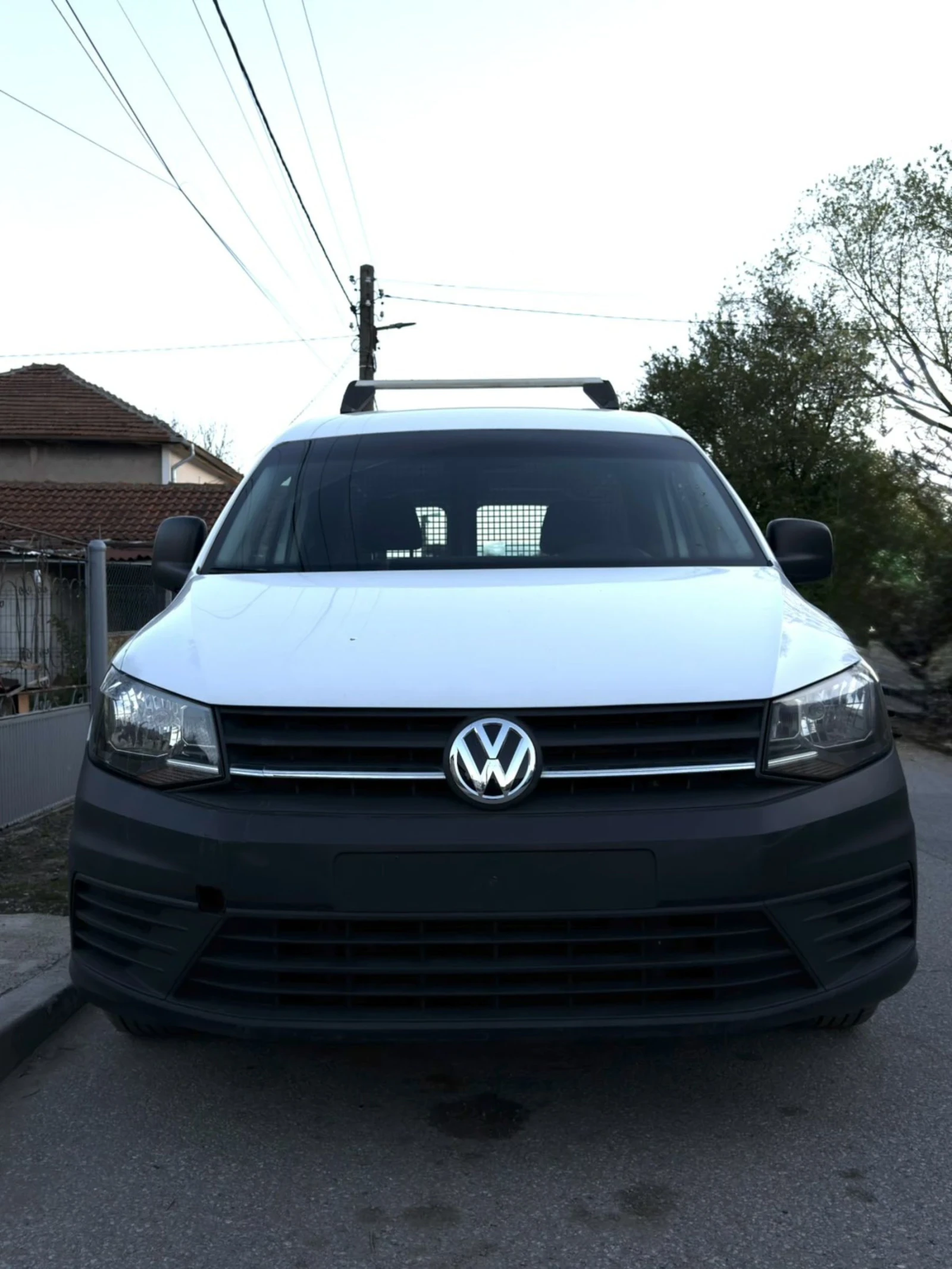 VW Caddy 2.0TDI, снимка 2 - Автомобили и джипове - 54659975