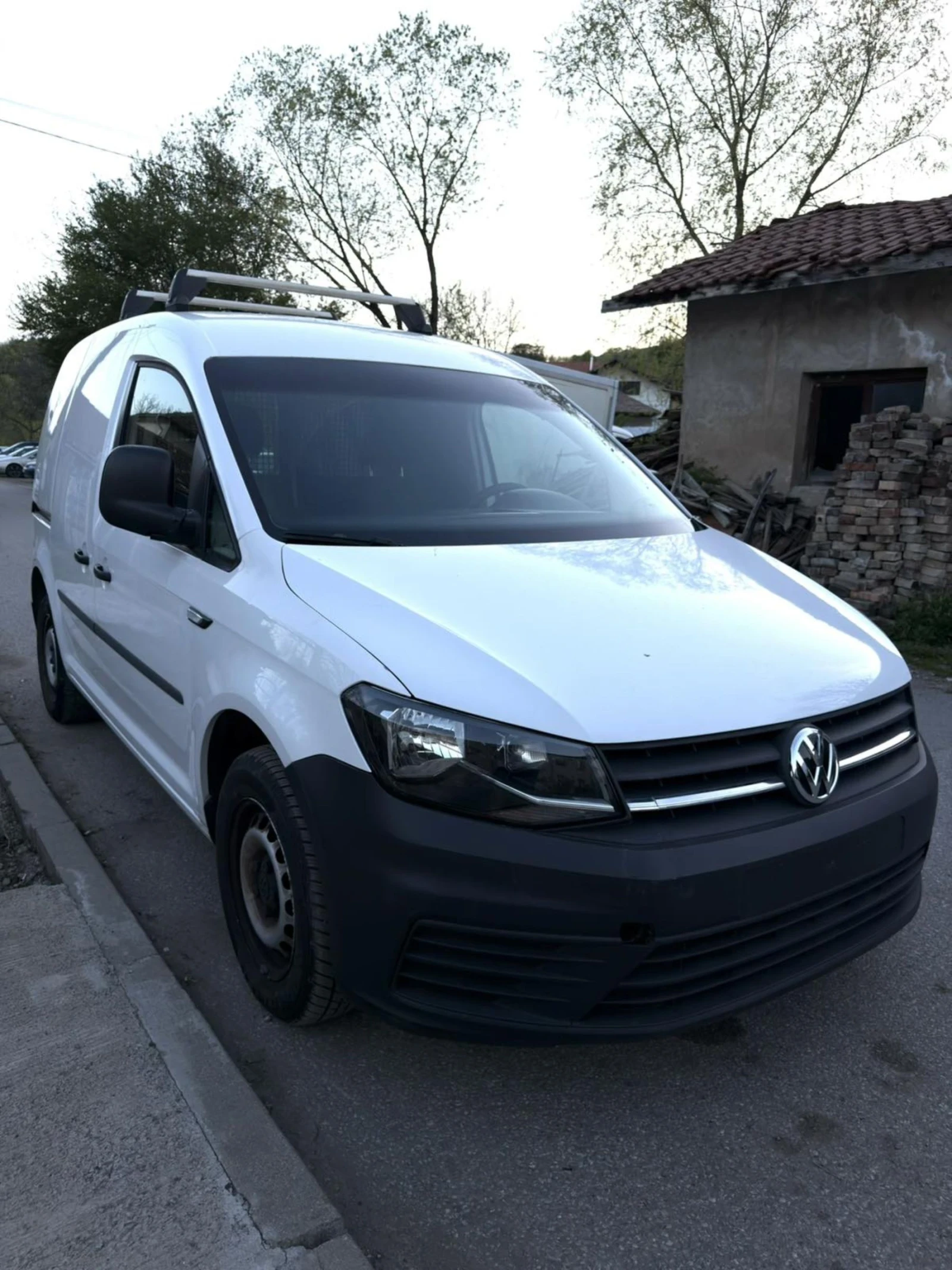 VW Caddy 2.0TDI, снимка 3 - Автомобили и джипове - 54659975