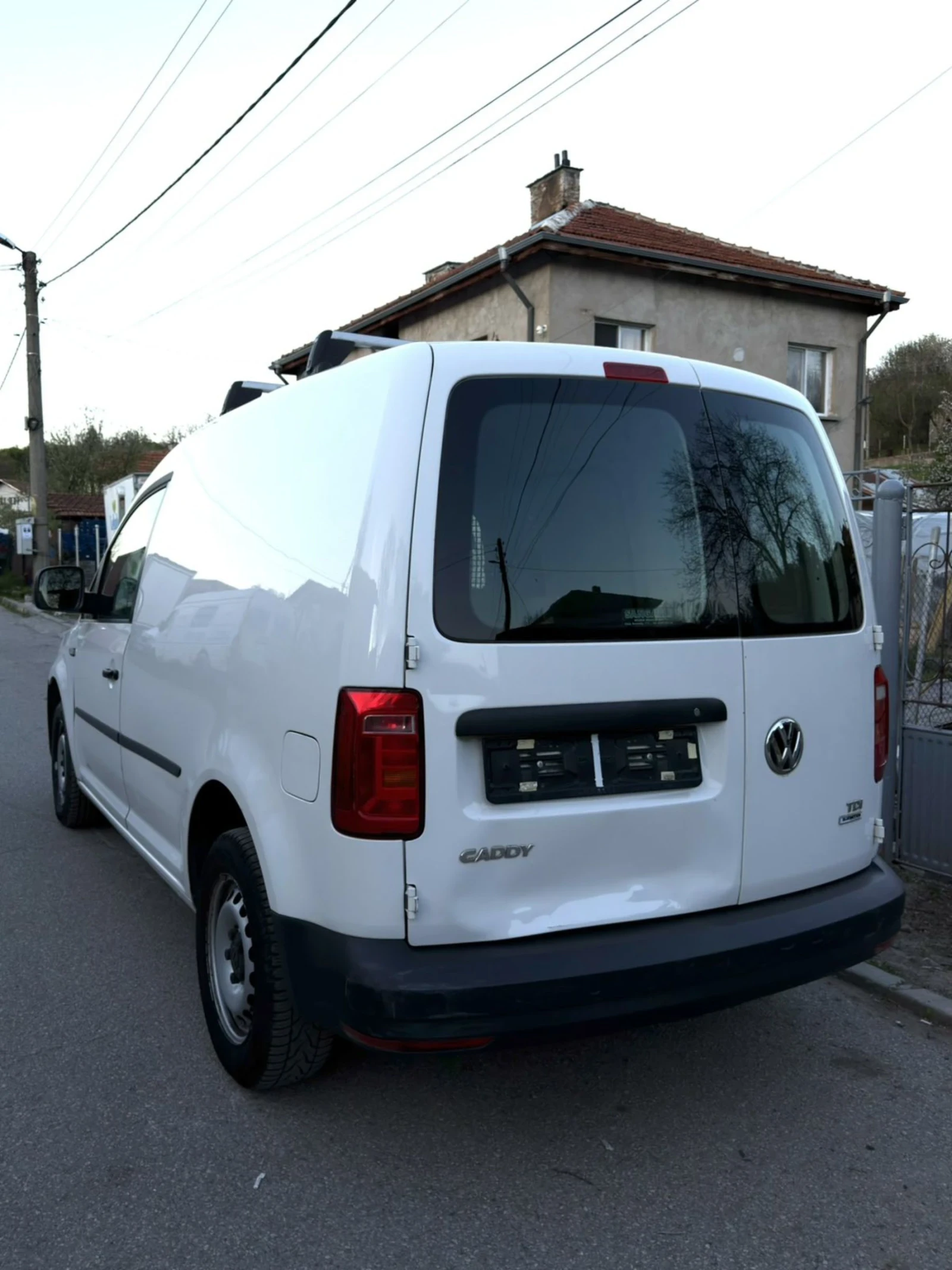 VW Caddy 2.0TDI, снимка 4 - Автомобили и джипове - 54659975
