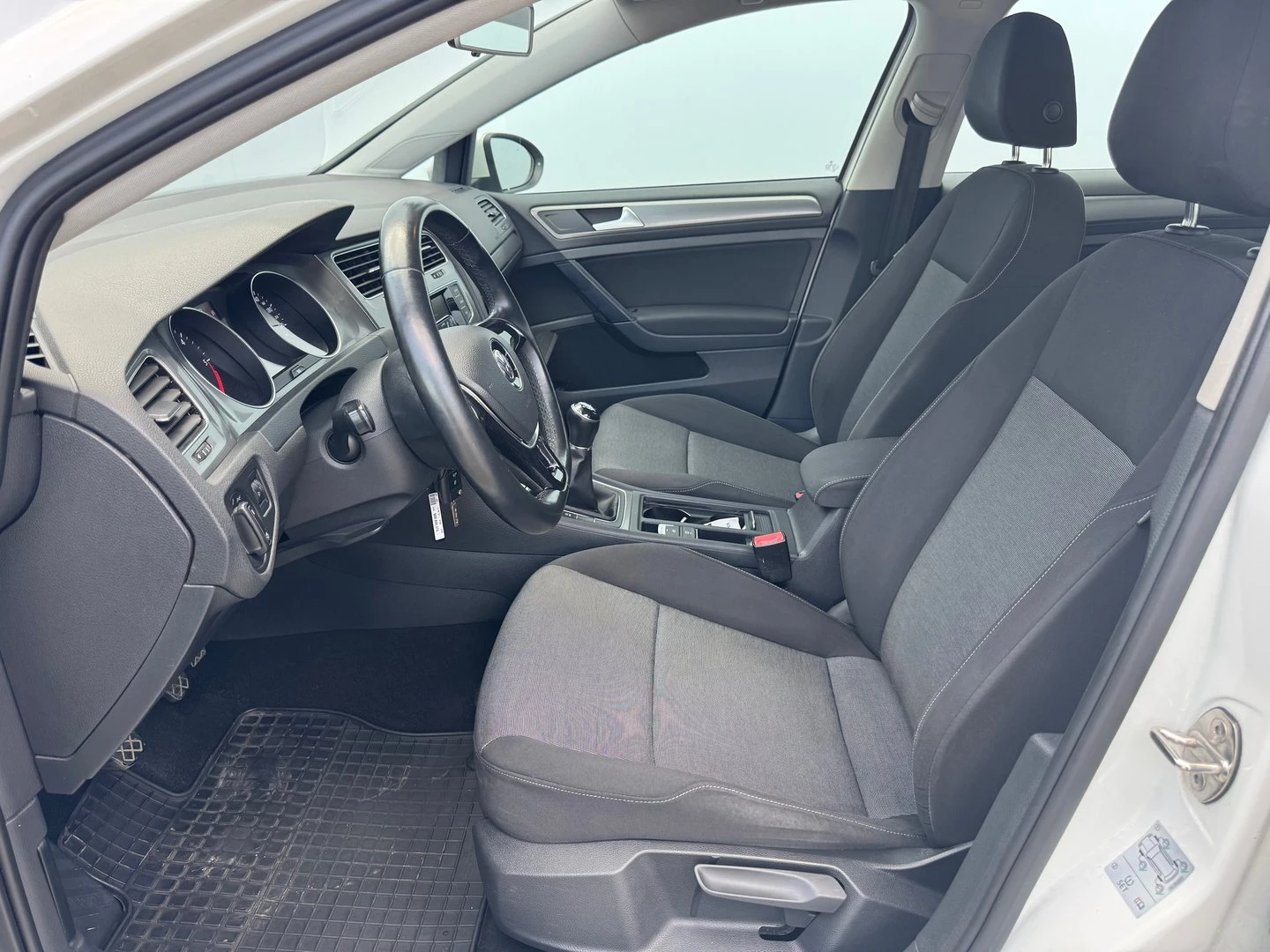 VW Golf, снимка 5 - Автомобили и джипове - 56422416
