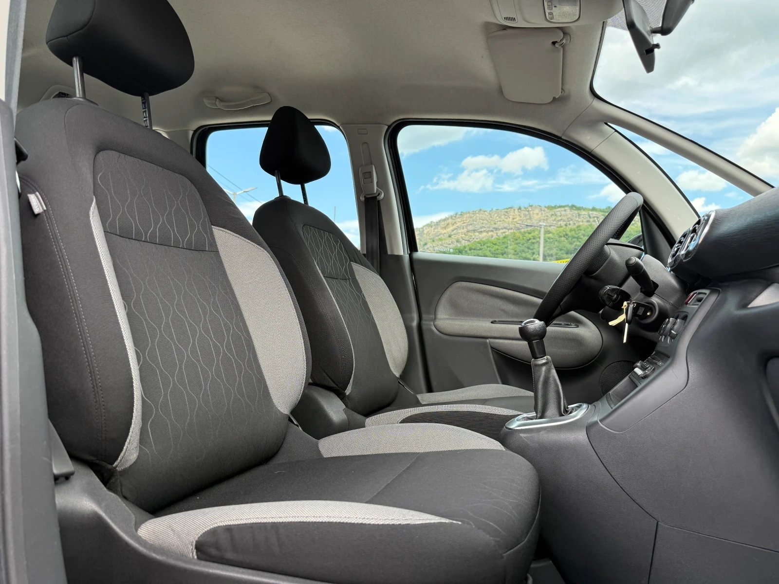 Citroen C3 Picasso 1.6HDI-FACELIFT-LIMITED-TEMPOMAT-LED, снимка 14 - Автомобили и джипове - 55030852