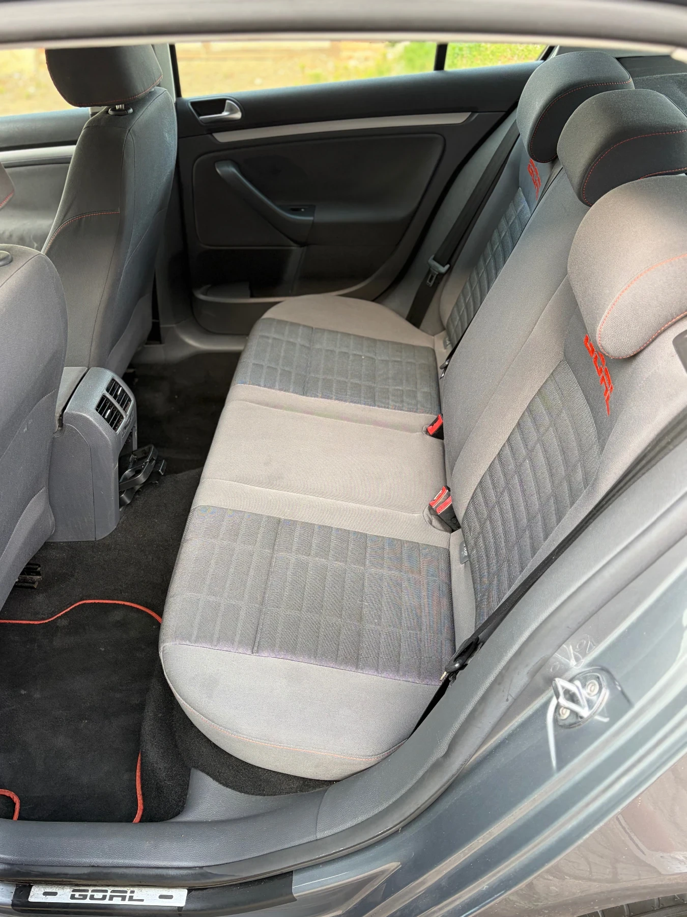 VW Golf 1.9Tdi DSG Goal Обслужен!, снимка 13 - Автомобили и джипове - 55657767