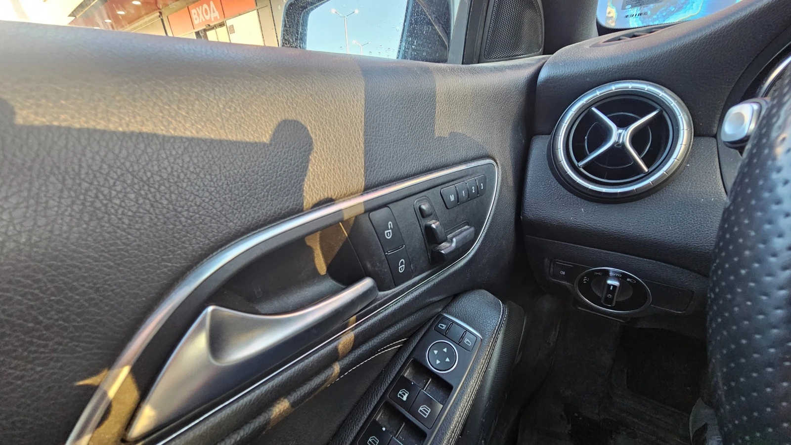 Mercedes-Benz CLA 250, снимка 13 - Автомобили и джипове - 55684318
