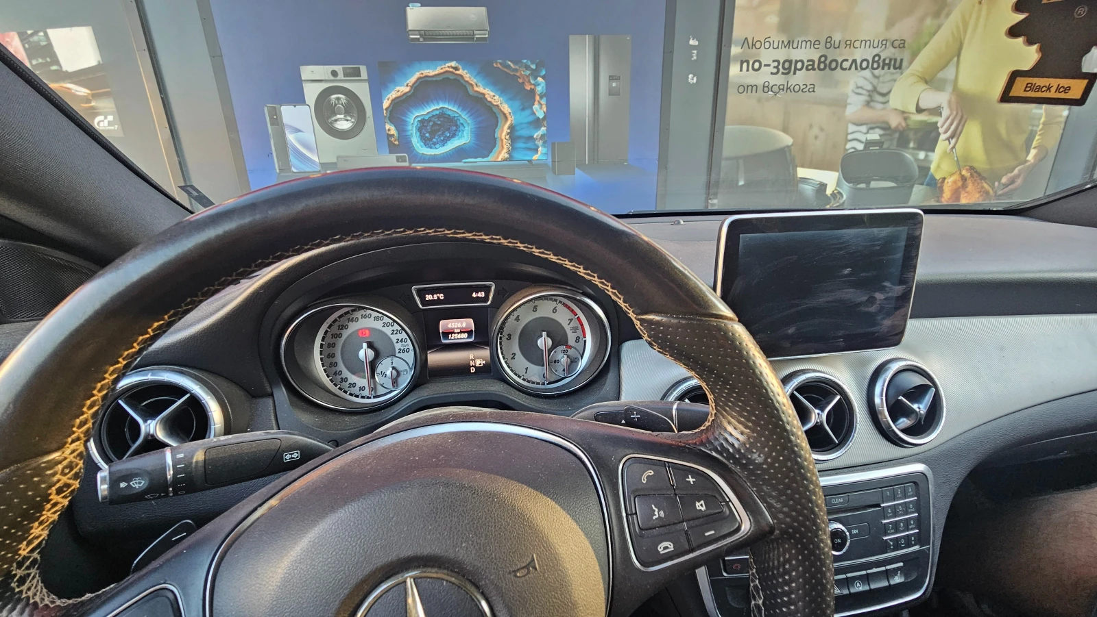 Mercedes-Benz CLA 250, снимка 12 - Автомобили и джипове - 55684318