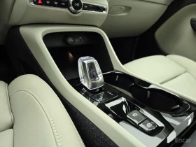 Volvo XC40 B4 Ultra Bright, снимка 14