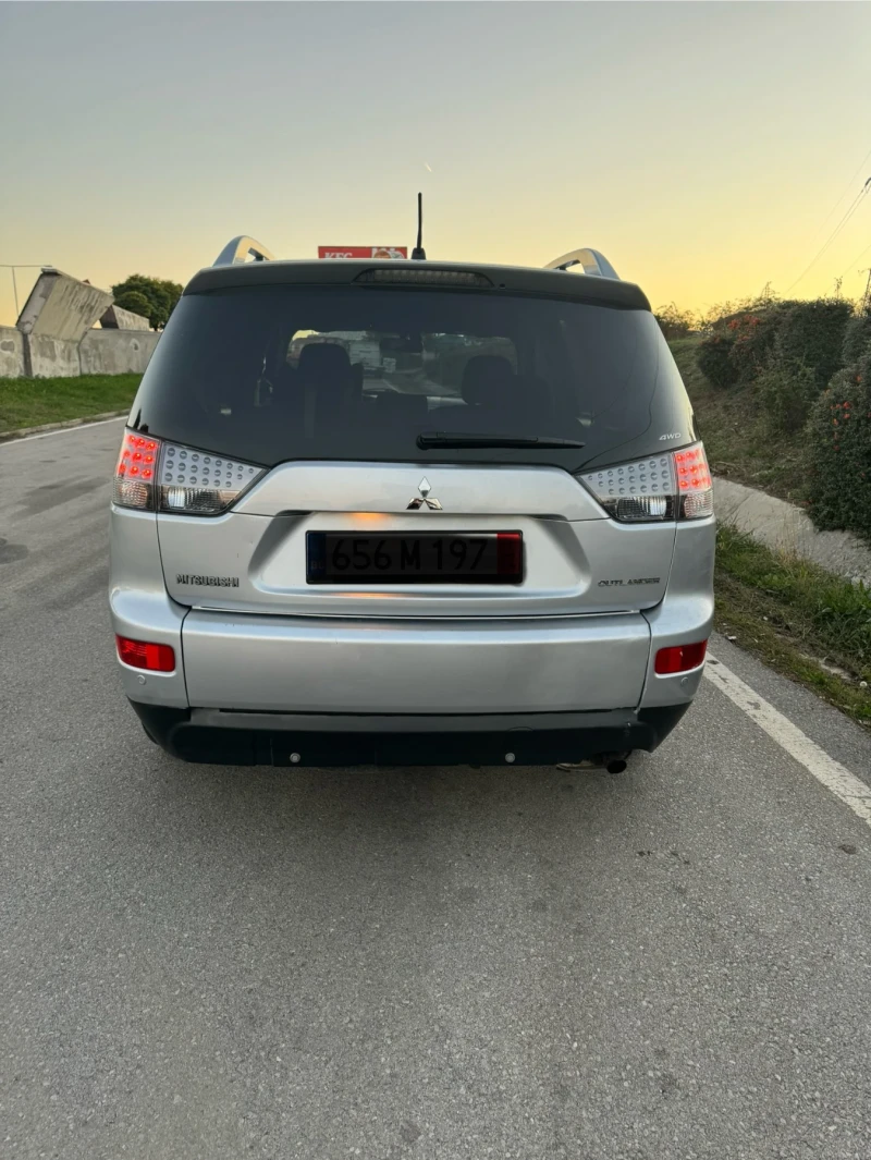 Mitsubishi Outlander 2.4, снимка 5 - Автомобили и джипове - 47754209