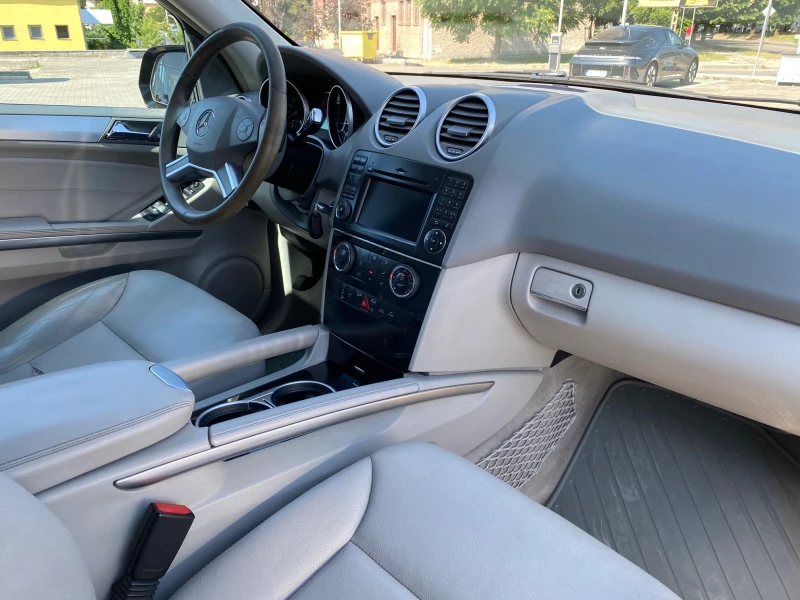 Mercedes-Benz ML 280 CDI 4 MATIC 6+ 1, снимка 13 - Автомобили и джипове - 52065939