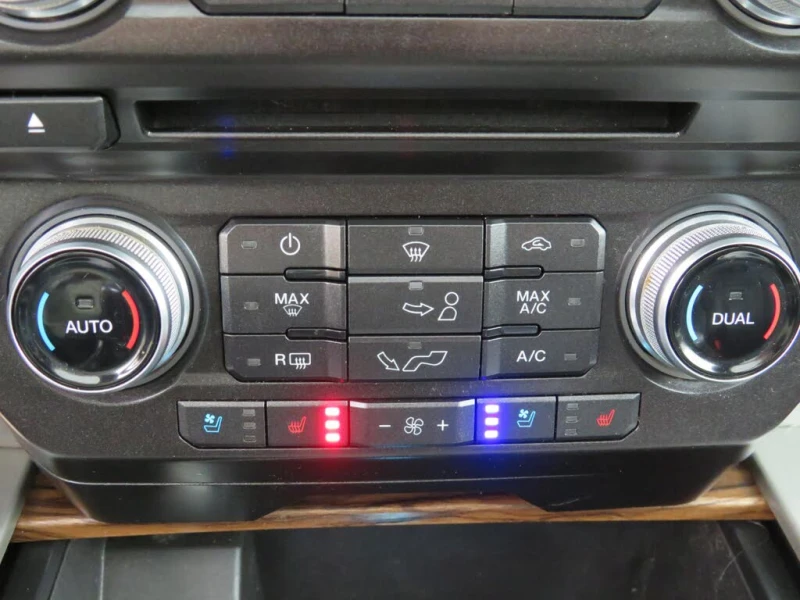 Ford F150 LARIAT ПОДГРЕВ* ОБДУХВАНЕ* CARPLAY* CAM* PANO* , снимка 12 - Автомобили и джипове - 52466919