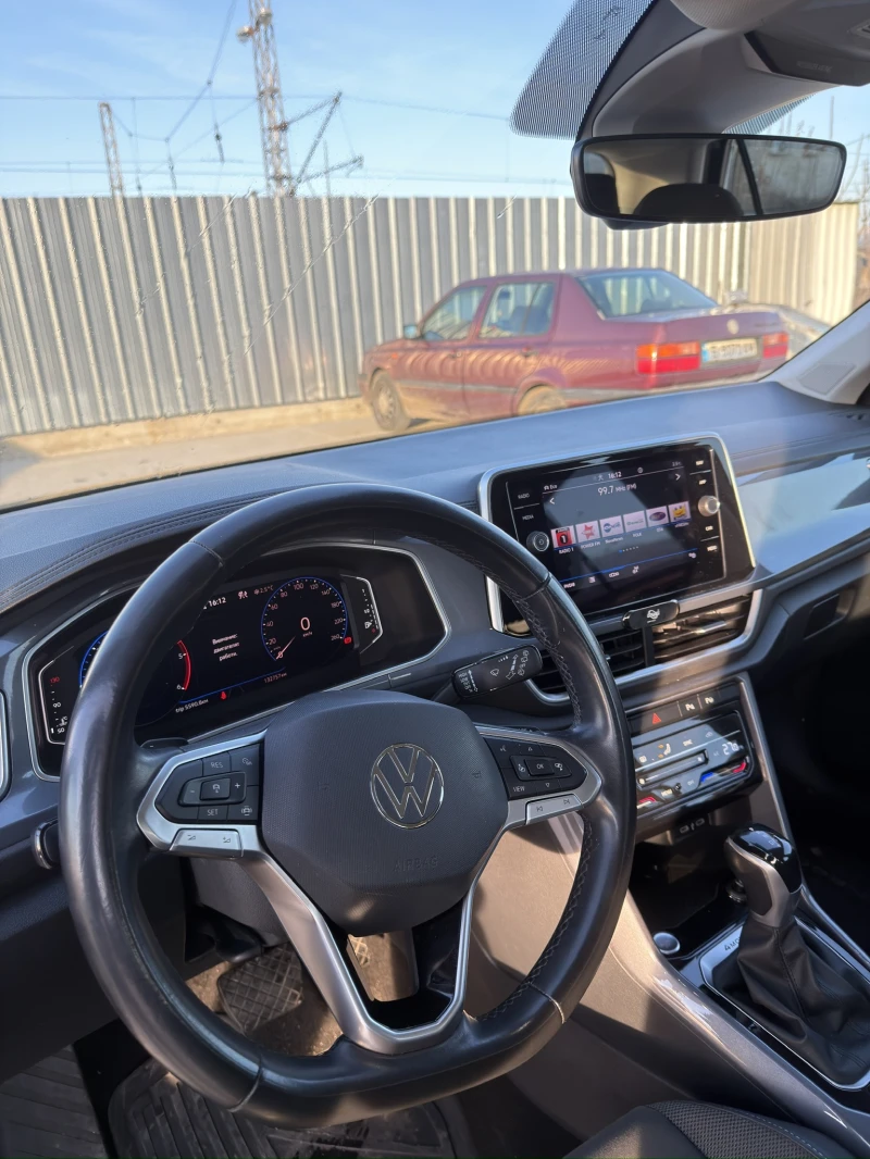 VW T-Roc, снимка 12 - Автомобили и джипове - 53177441