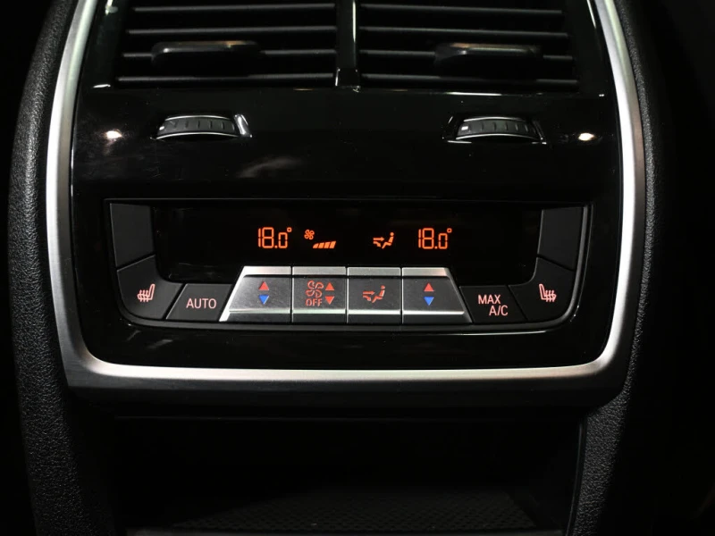 BMW X5 xDrive40i* АвтоКредит* (ЦЕНА ДО БГ), снимка 13 - Автомобили и джипове - 53206230