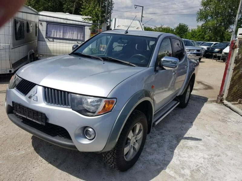 Mitsubishi L200 2.5/136к.с/Ръчна кутия!, снимка 2 - Автомобили и джипове - 25563578