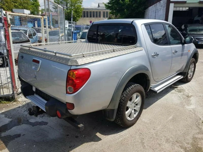 Mitsubishi L200 2.5/136к.с/Ръчна кутия!, снимка 3 - Автомобили и джипове - 25563578