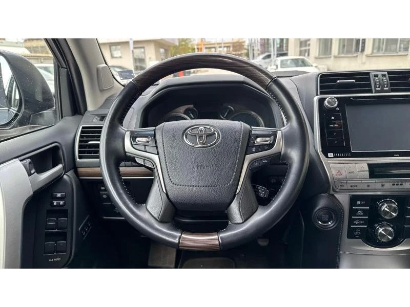 Toyota Land cruiser LUXURY PREMIUM BLACK EDITION - изображение 9