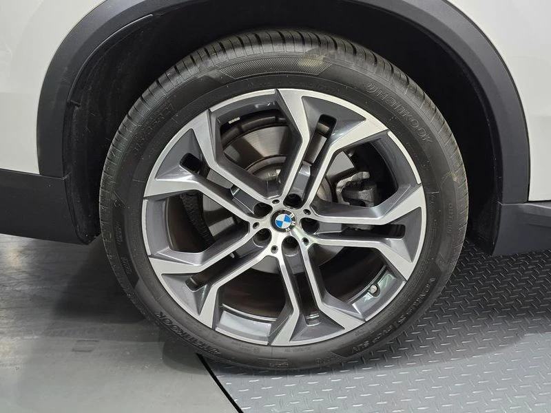 BMW X5 xDrive 50e xLine| 490к.с.| ВКЛ.ТЕХНОТЕСТ, снимка 4 - Автомобили и джипове - 55582645