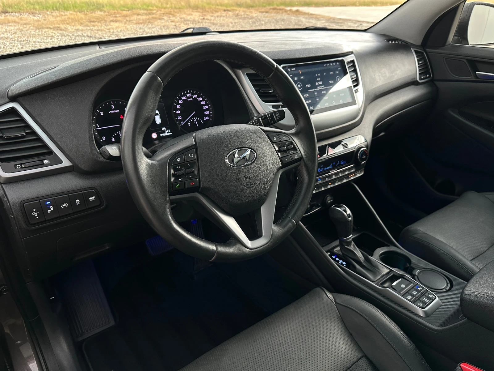 Hyundai Tucson 2.0 CRDi 185кс 4х4/ Всички екстри/Premium/История - изображение 10