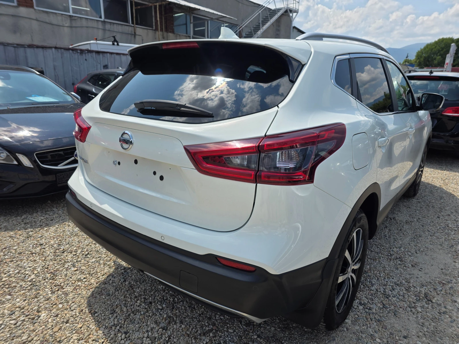 Nissan Qashqai ACENTA, PANORAMA, KAMERA 360, KEY LESS - изображение 4