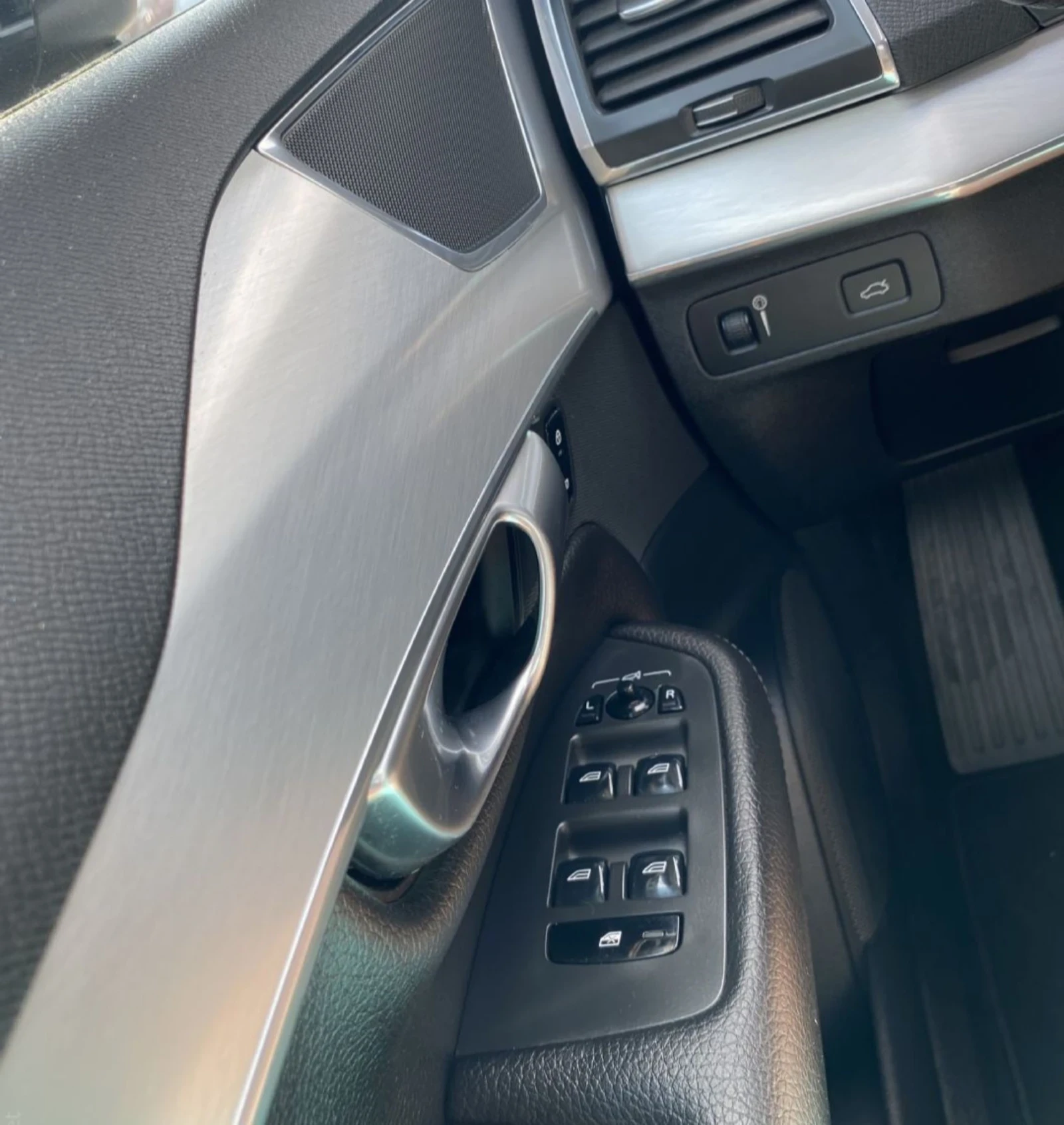 Volvo Xc90 B5 AWD.AUT.LED.NAVI.KAMERA.PANORAMA - изображение 8